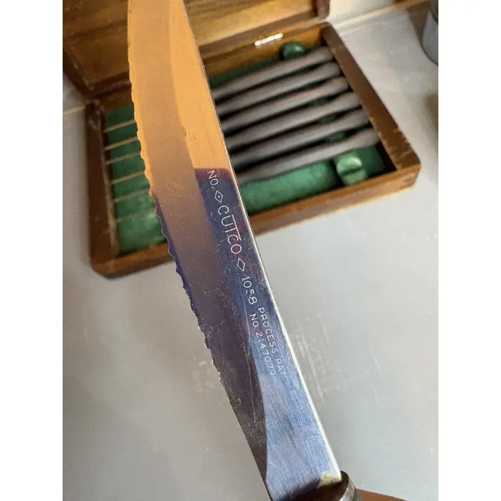 Vintage Set of 7 CUTCO 1058 Serrated Steak Knives In Wooden Box Bakelite Swirl